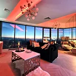 Hanza Tower Gold *