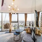 Hanza Tower Gold