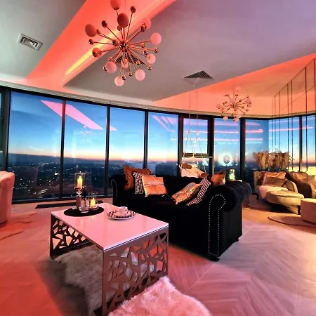 Hanza Tower Gold *