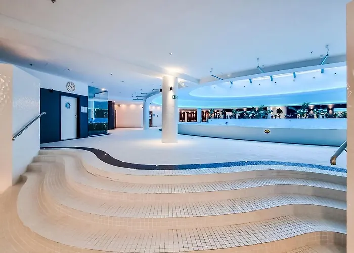 アパート Hanza Tower Gold